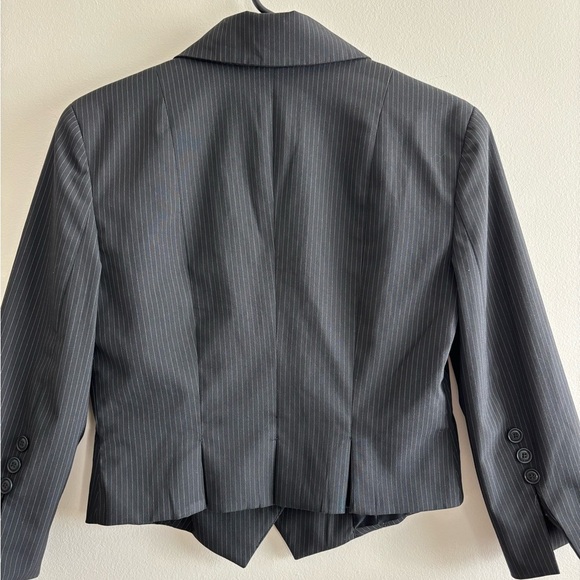 Bebe Vintage Blazer Black Pinstripe size 8 Cropped - Picture 3 of 15